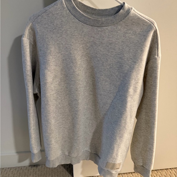 Vuori Unisex Gray Crew Neck Sweater - Picture 3 of 3